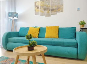 SUNSHINE - New & Quiet 1BR Apt, Business area, close to Airport, Highway A3, Subway